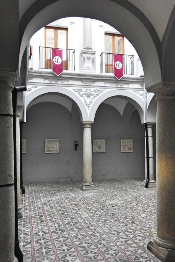 Palacio de los marqueses de Rianzuela y de Ricardo Leal.