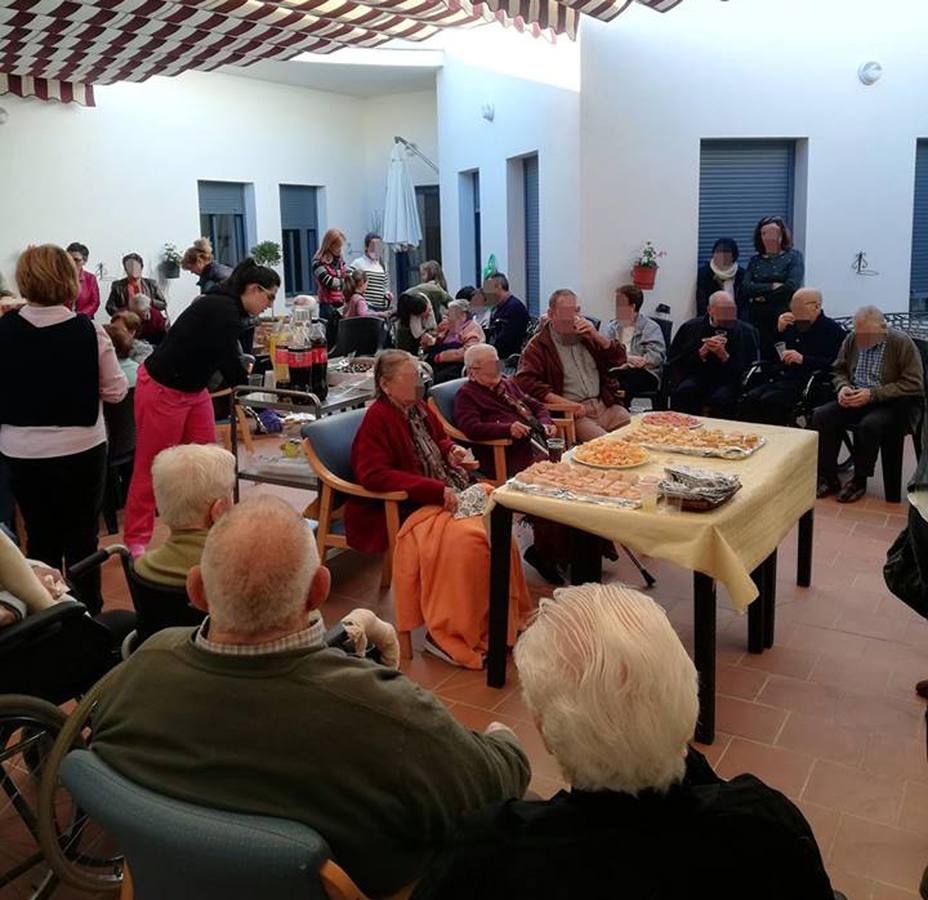 Una de las celebraciones en el patio del Centro