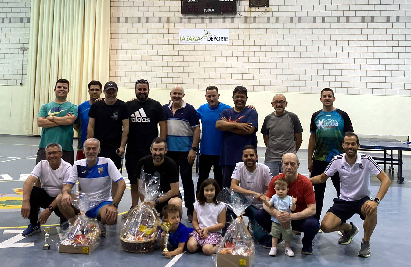 Foto de familia de algunos de los participantes