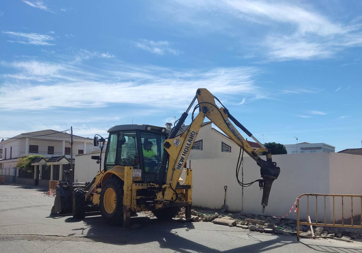 Obras en la calle Almendralejo