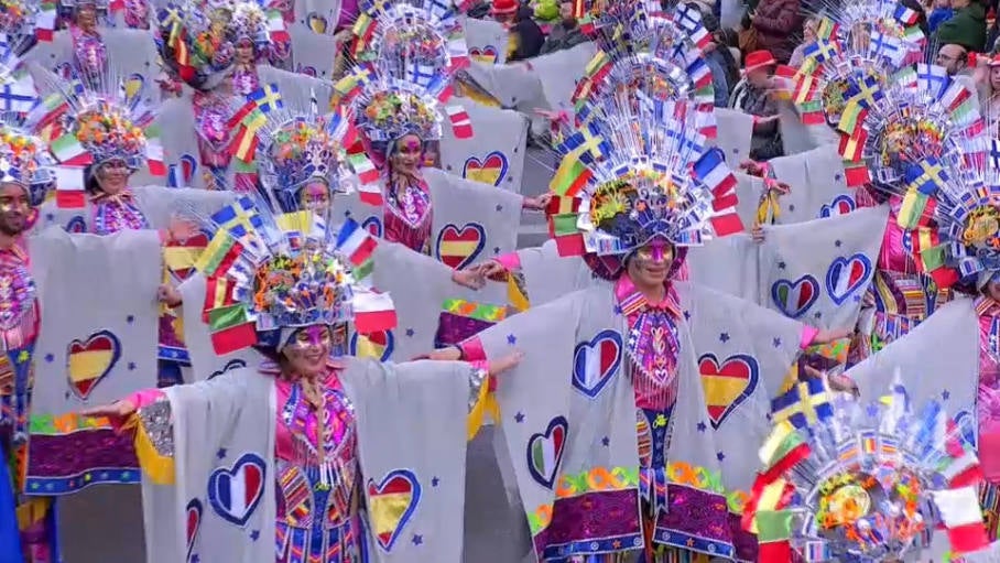 Los Tukanes, durante el desfile en Badajoz