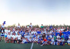 Foto de familia de jugadores y técnicos