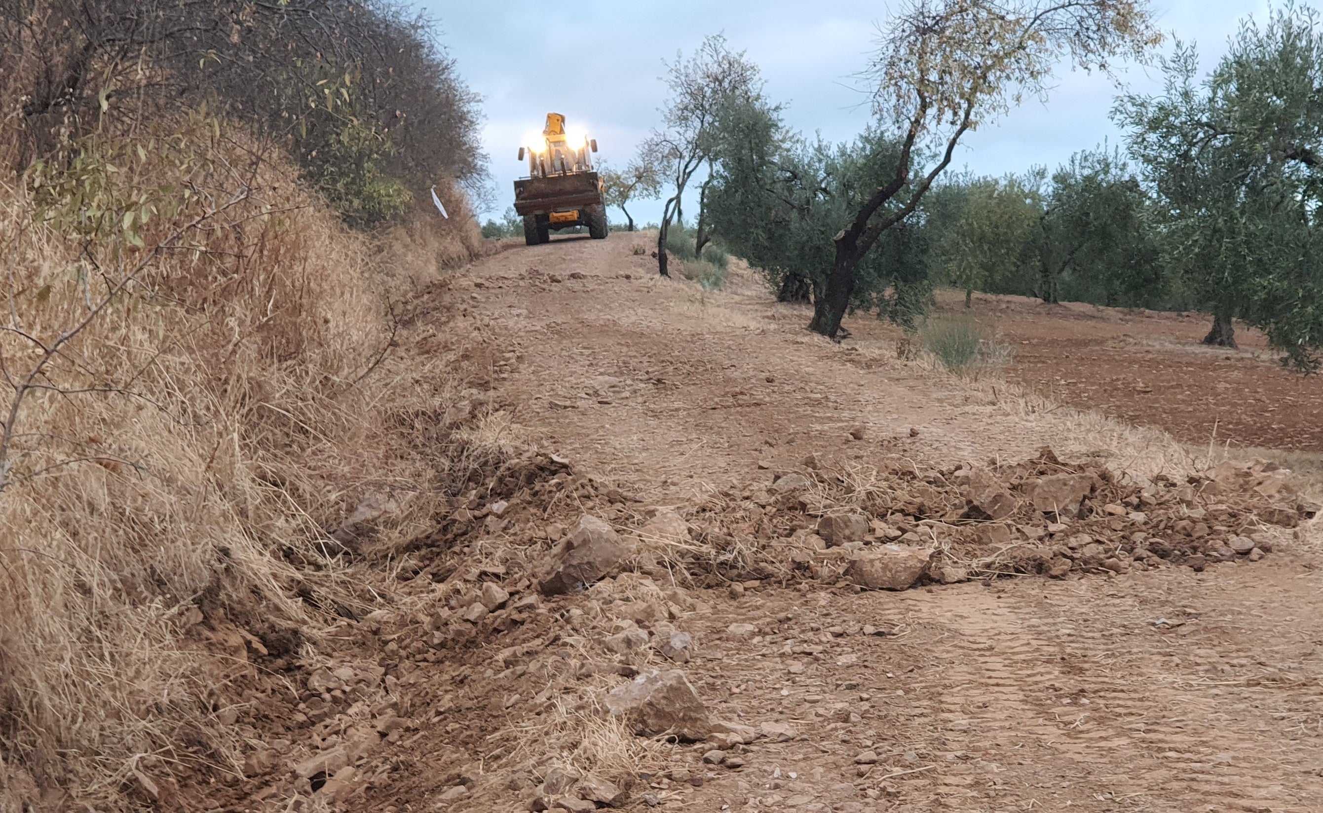 Se reanuda la campaña de acondicionamiento y mejora de caminos públicos