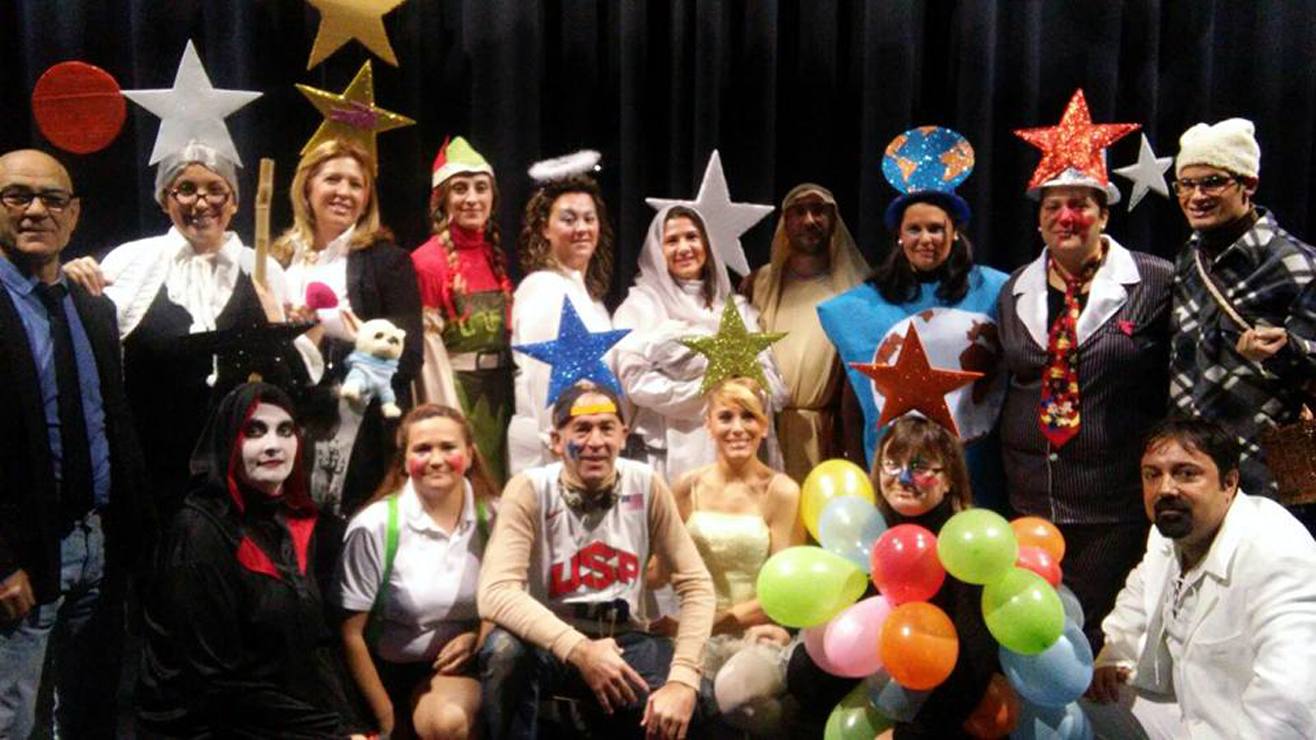 Integrantes de Cuentameuncuento Teatro al final de la actuación