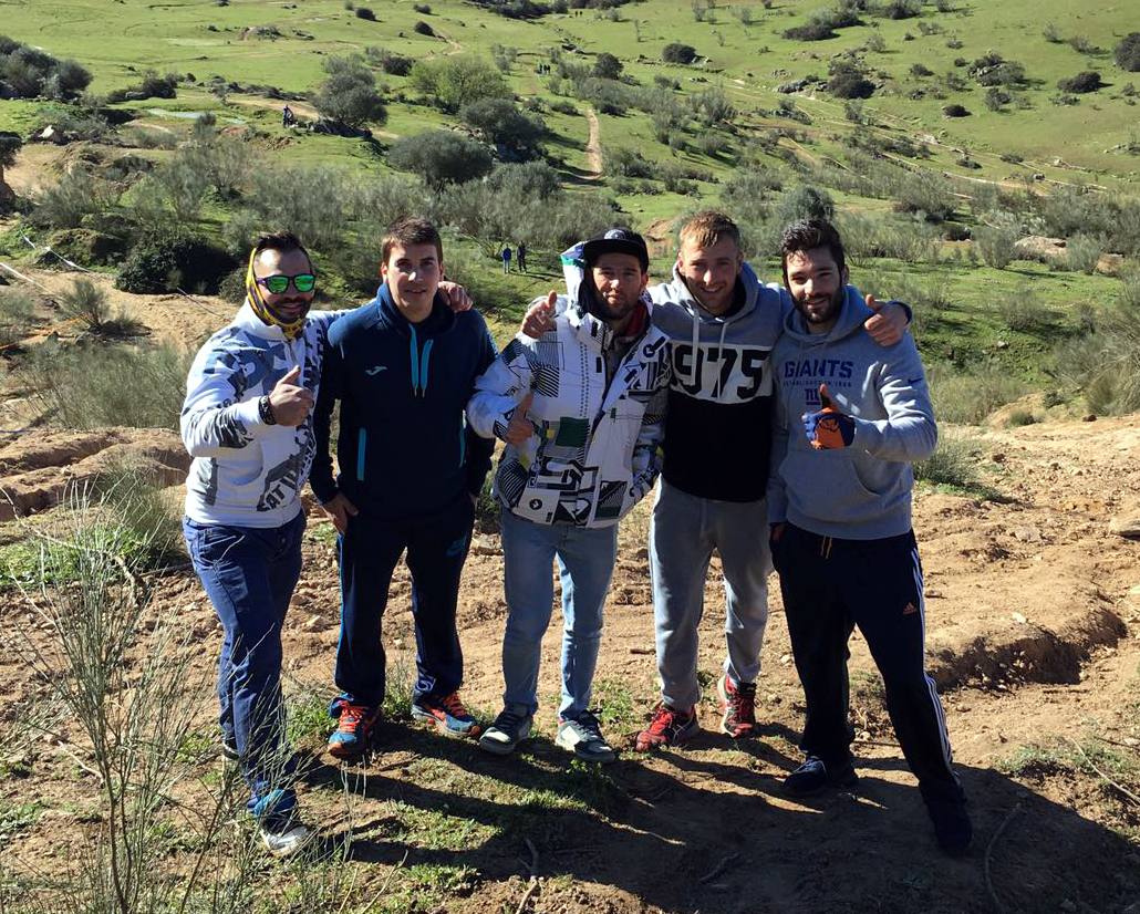 Foto de grupo de los pilotos zarceños