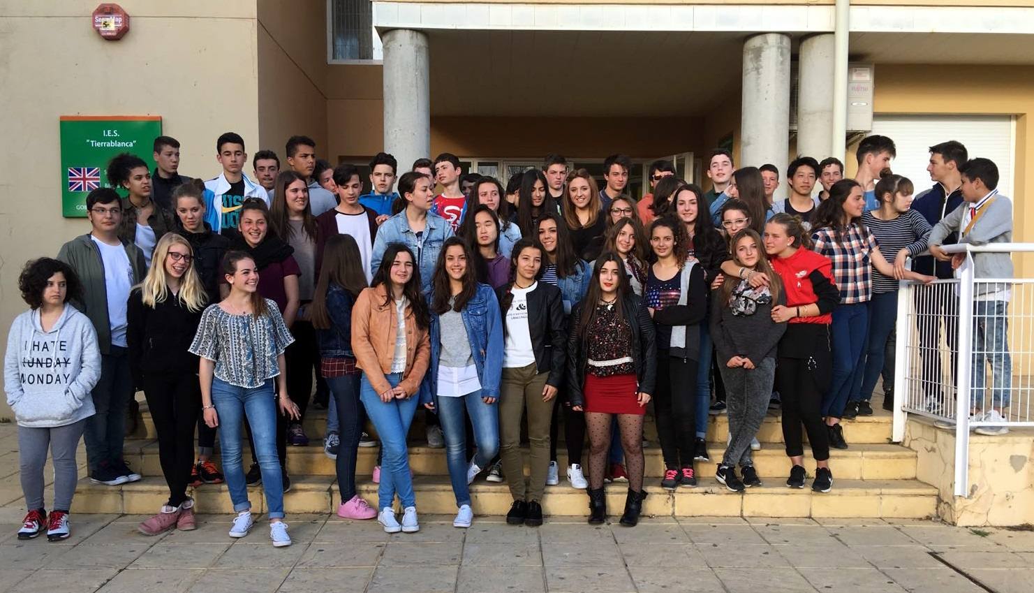 Foto de familia de los estudiantes franceses y españoles