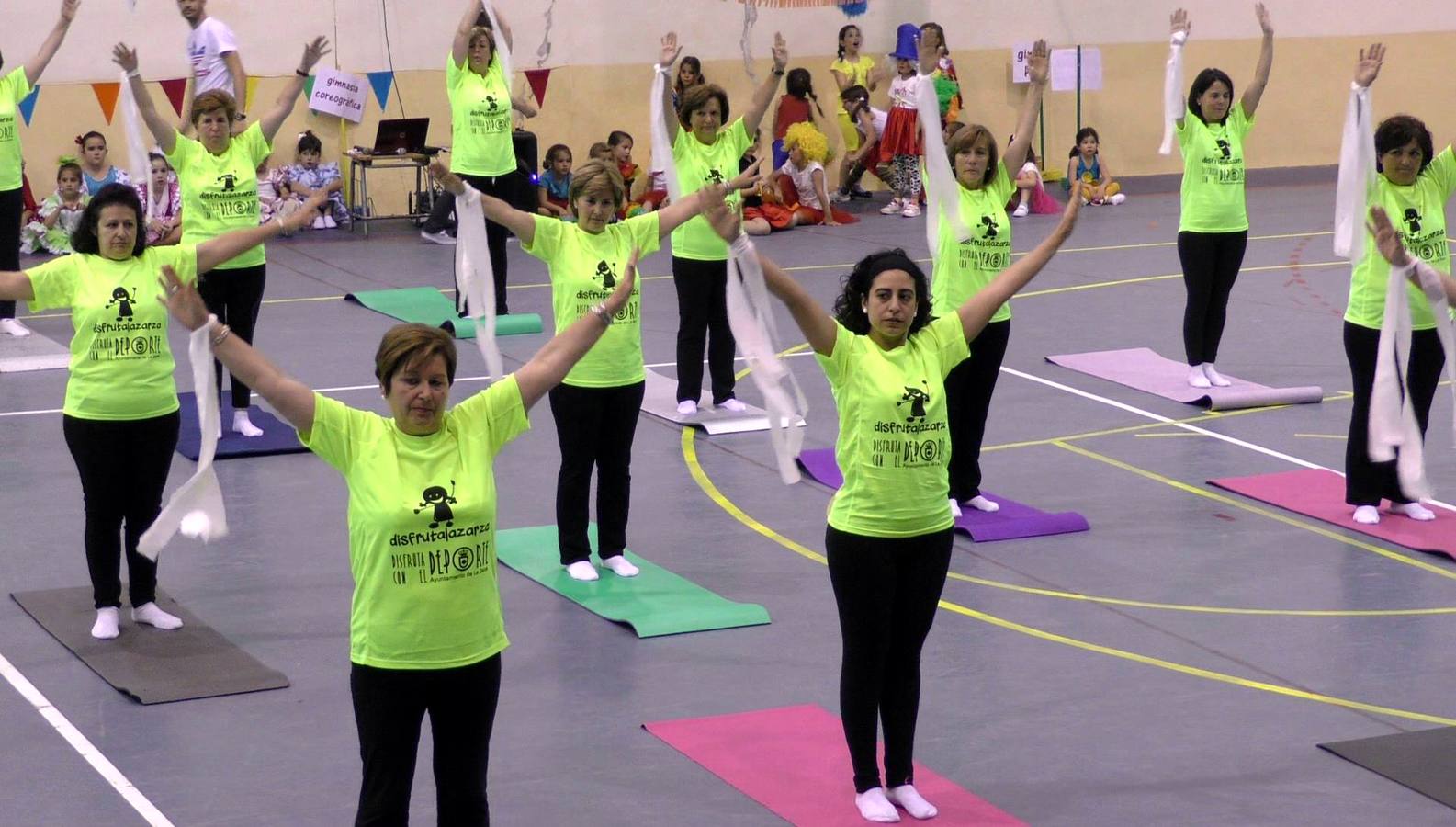 Sesión de gimnasia para mujeresA.E.