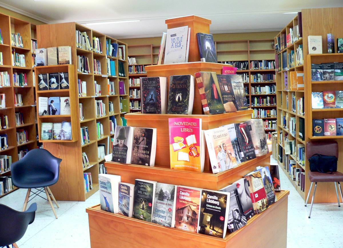 Interior de la biblioteca municipal