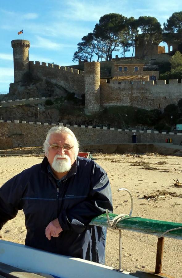 Dicha en la playa de Tossa