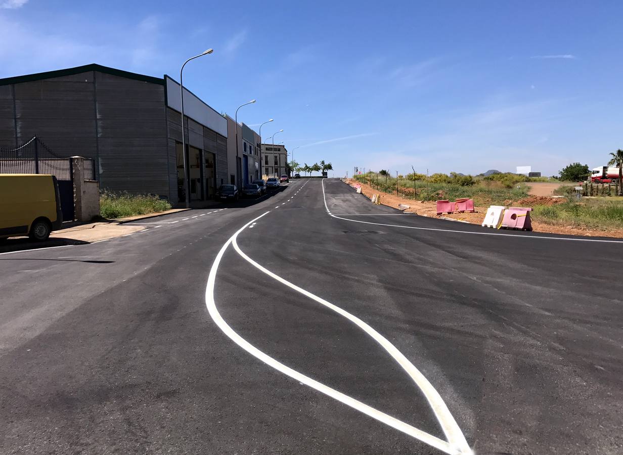 Nuevo vial de acceso en el polígono industrial