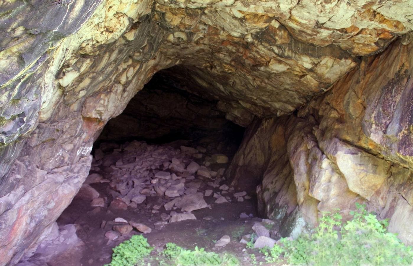 Imagen de la entrada de la cueva