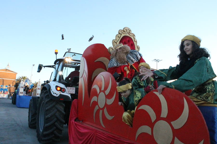 La cabalgata de Reyes dejó en Llerena un sinfín de emociones previas a la noche más mágica del año.