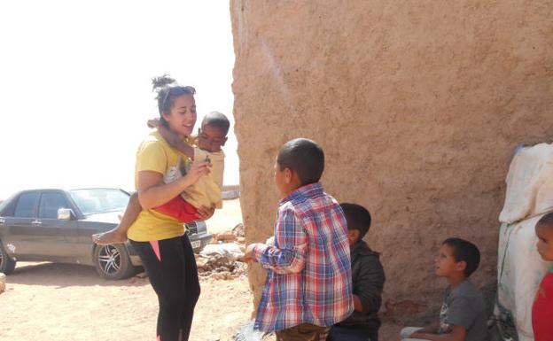Gloria en uno de sus viajes al Sahara