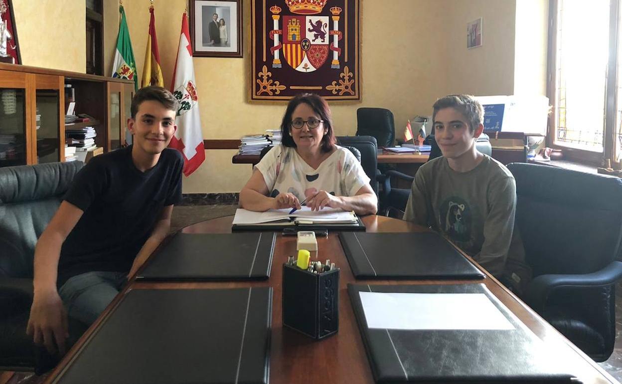 El ejemplo cívico de dos estudiantes llerenenses se hace viral