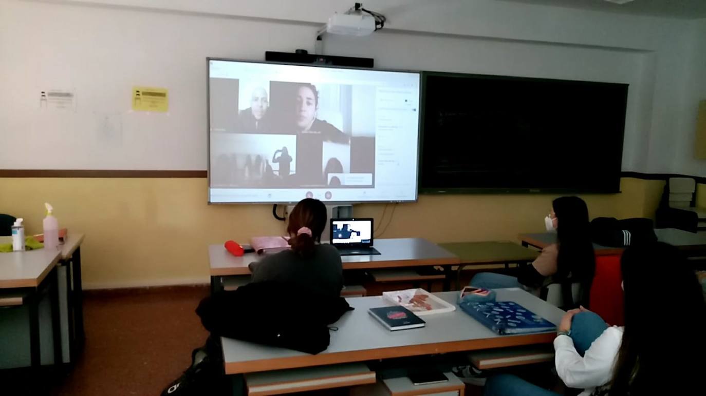 Imagen durante una de sus charlas
