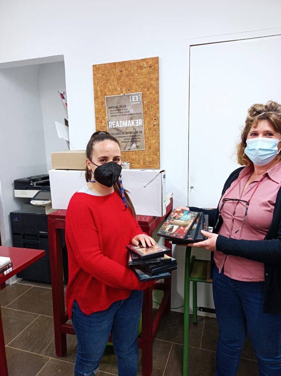 La Biblioteca entrega a ALUCOD un lote de películas