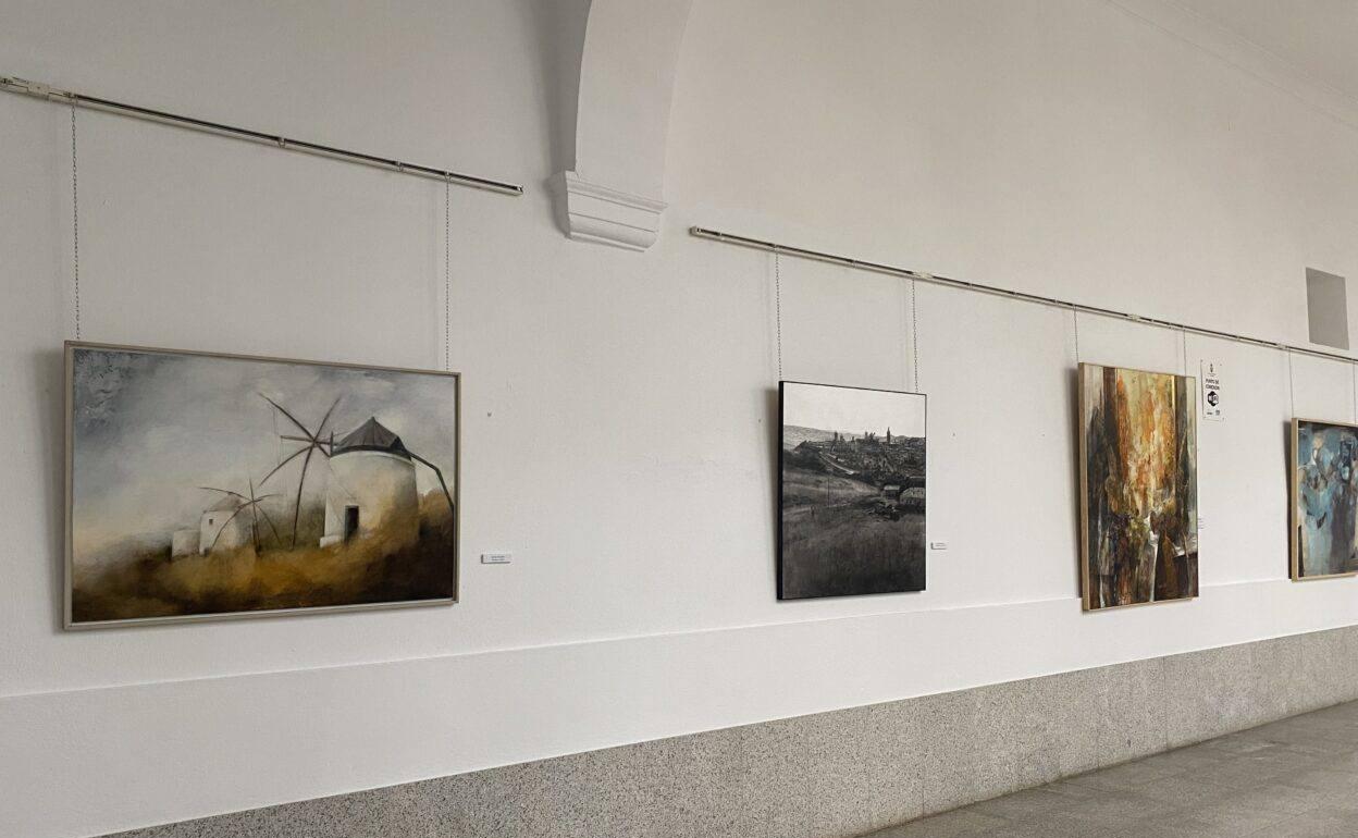 Exposición de las obras seleccionadas del Certamen en el Patio Noble del Ayuntamiento de Llerena 