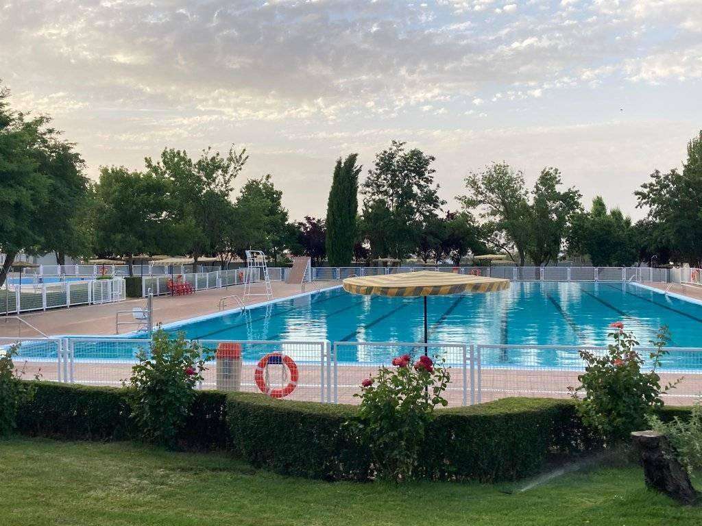 Imagen de archivo de la piscina municipal de Llerena 