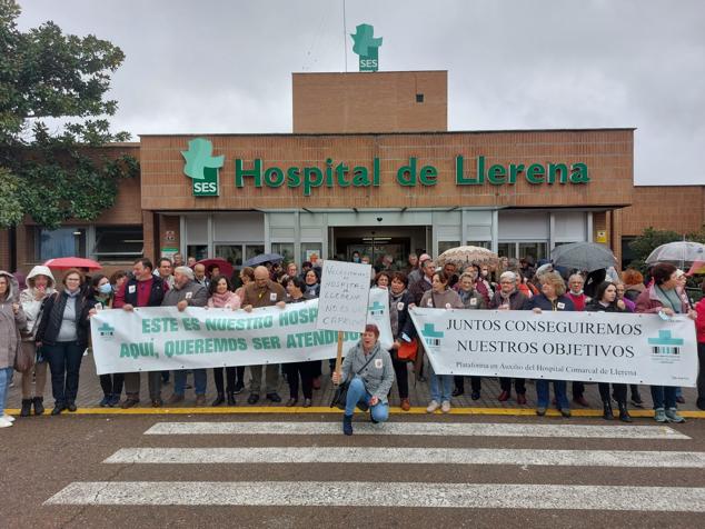 Fotos: Las mejores imágenes del corte de la N-432 por el Hospital de Llerena