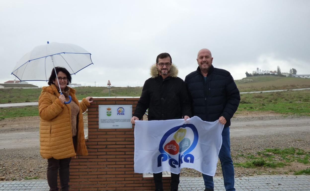 La Plataforma Estatal PEKA visita el nuevo aparcamiento de vehículos vivienda de Llerena