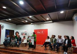 Juana Moreno interviene junto al resto de su lista para las elecciones locales.