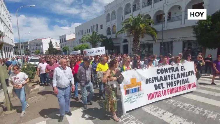 Unas mil personas marchan por el Hospital de Llerena