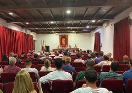 Asamblea general extraordinaria de socios del Llerenense celebrada este viernes.