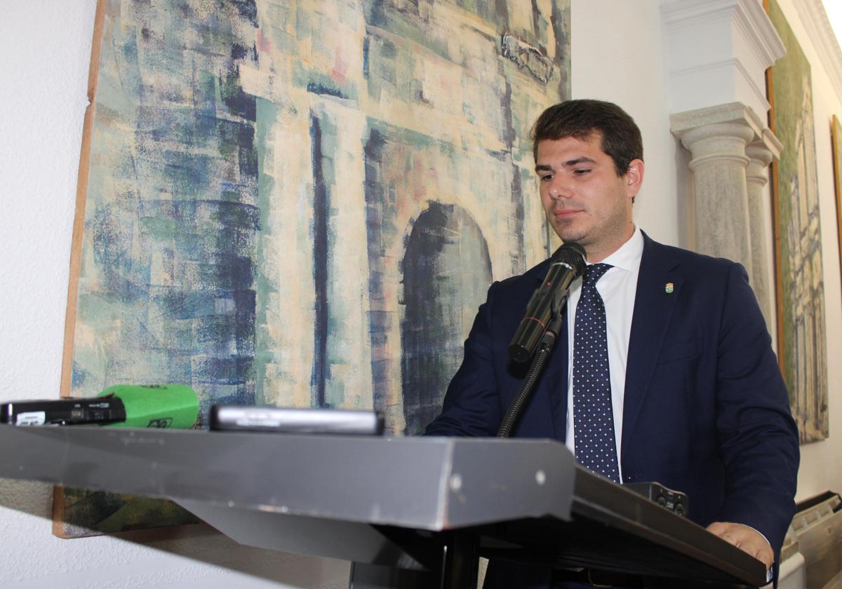Daniel Lara, durante su pleno de investidura.