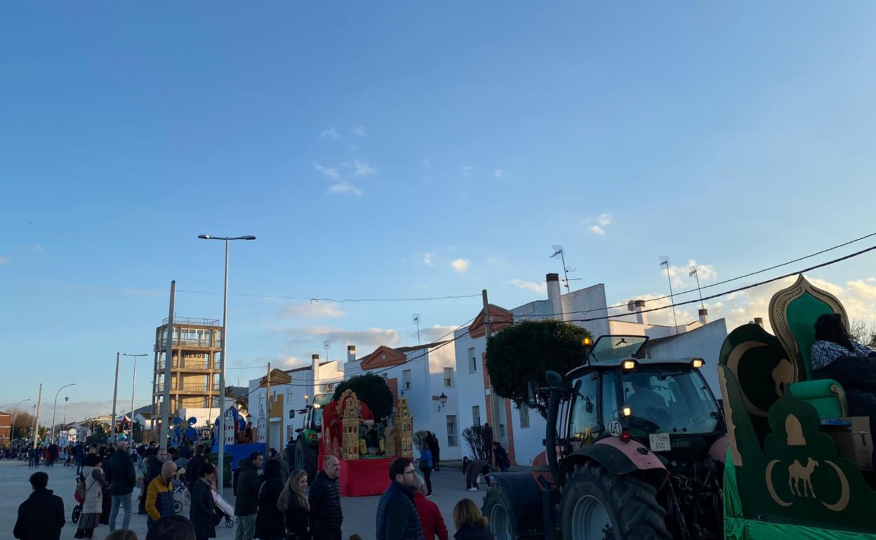 La cabalgata pasa por el camino de la Albuera.