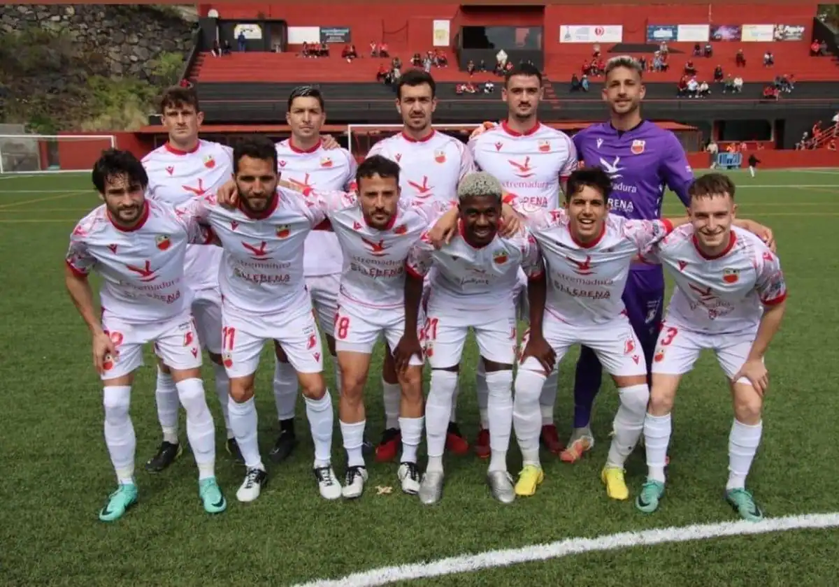 Once inicial del Llerenense.