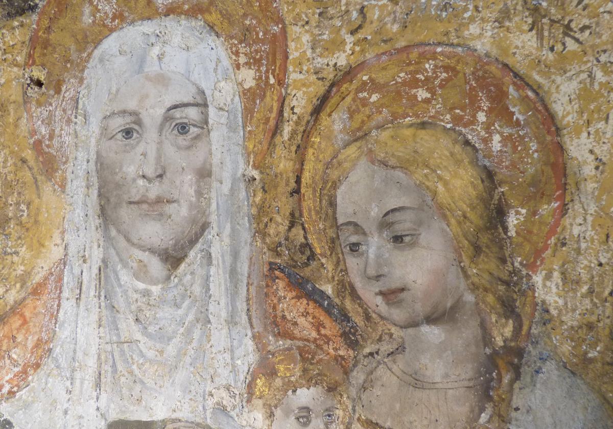 La Junta anuncia un plan de recuperación de las pinturas murales de la iglesia de Santiago