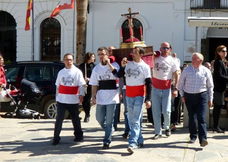 Entrada del desfile procesional a la Plaza de España