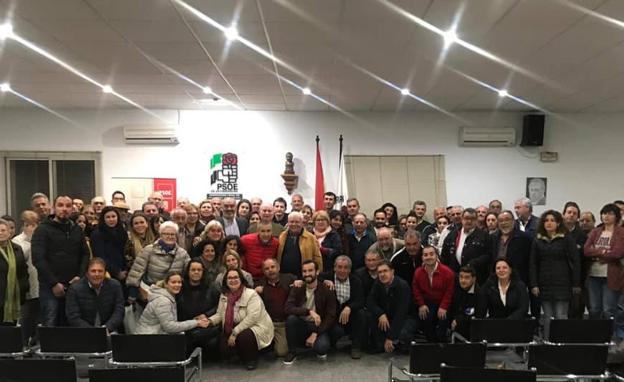 Algunos de los asistentes al acto celebrado en la Casa del Pueblo 