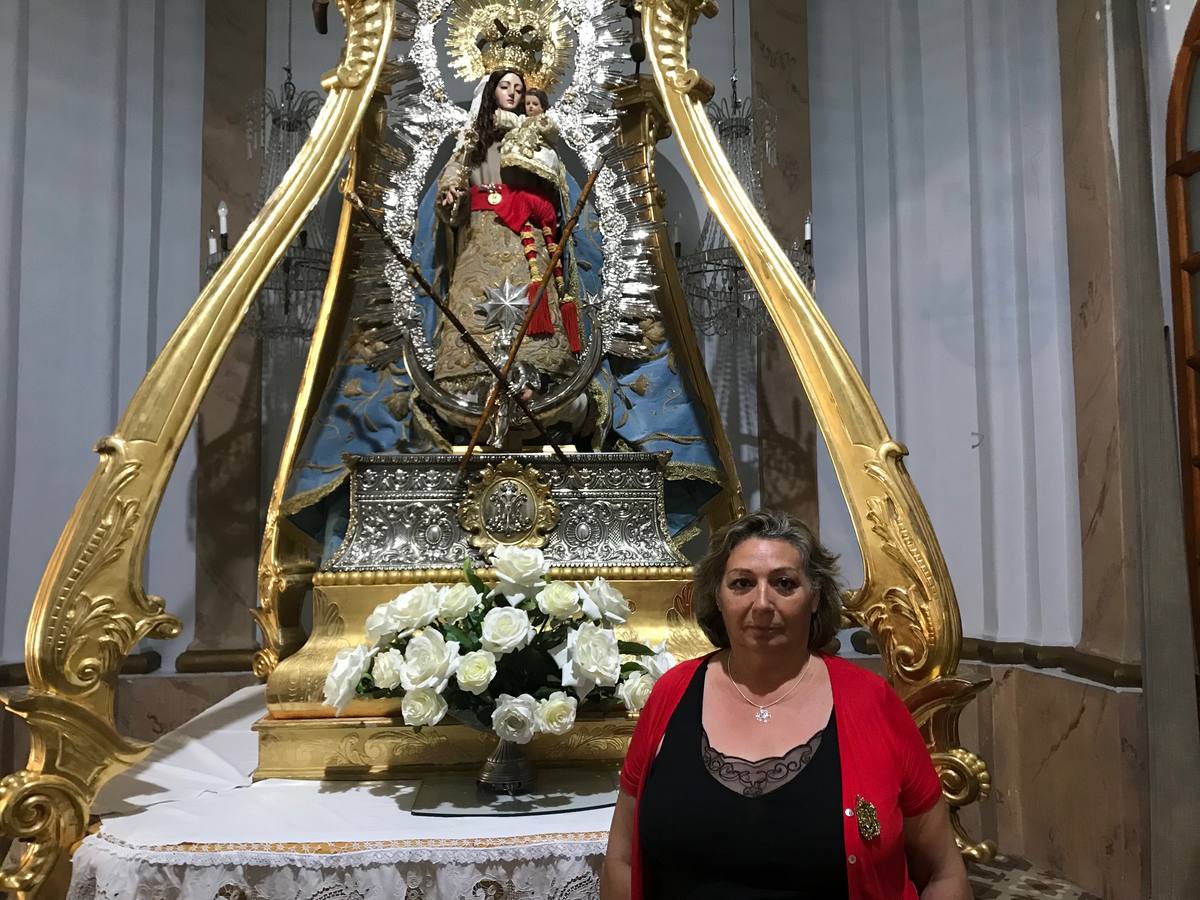 Mema junto a la Virgen de la Estrella 