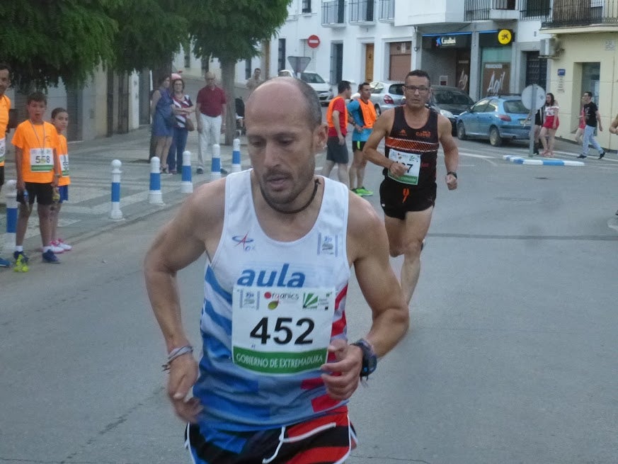 Carrera rápida la de este año por la calle Mérida 