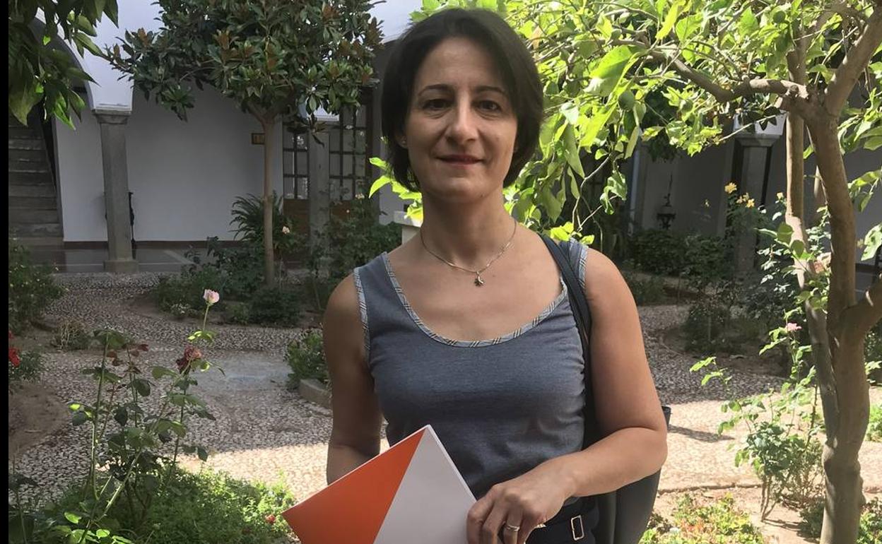 La portavoz de Ciudadanos, Mari Carmen Matos tras registrar la moción 