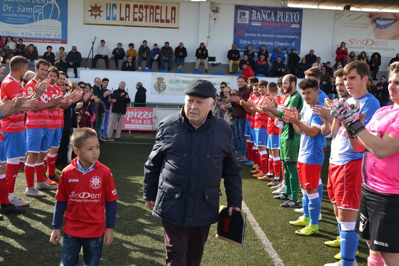 Resti Monjes recibió un homenaje 
