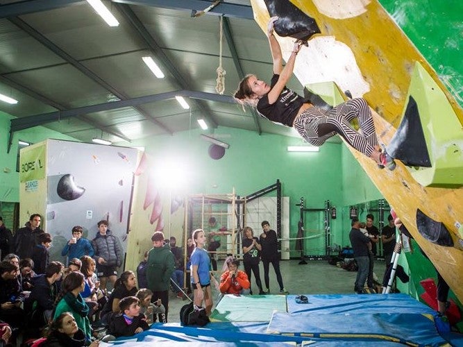 Nerea toda una joven promesa de la escalada española