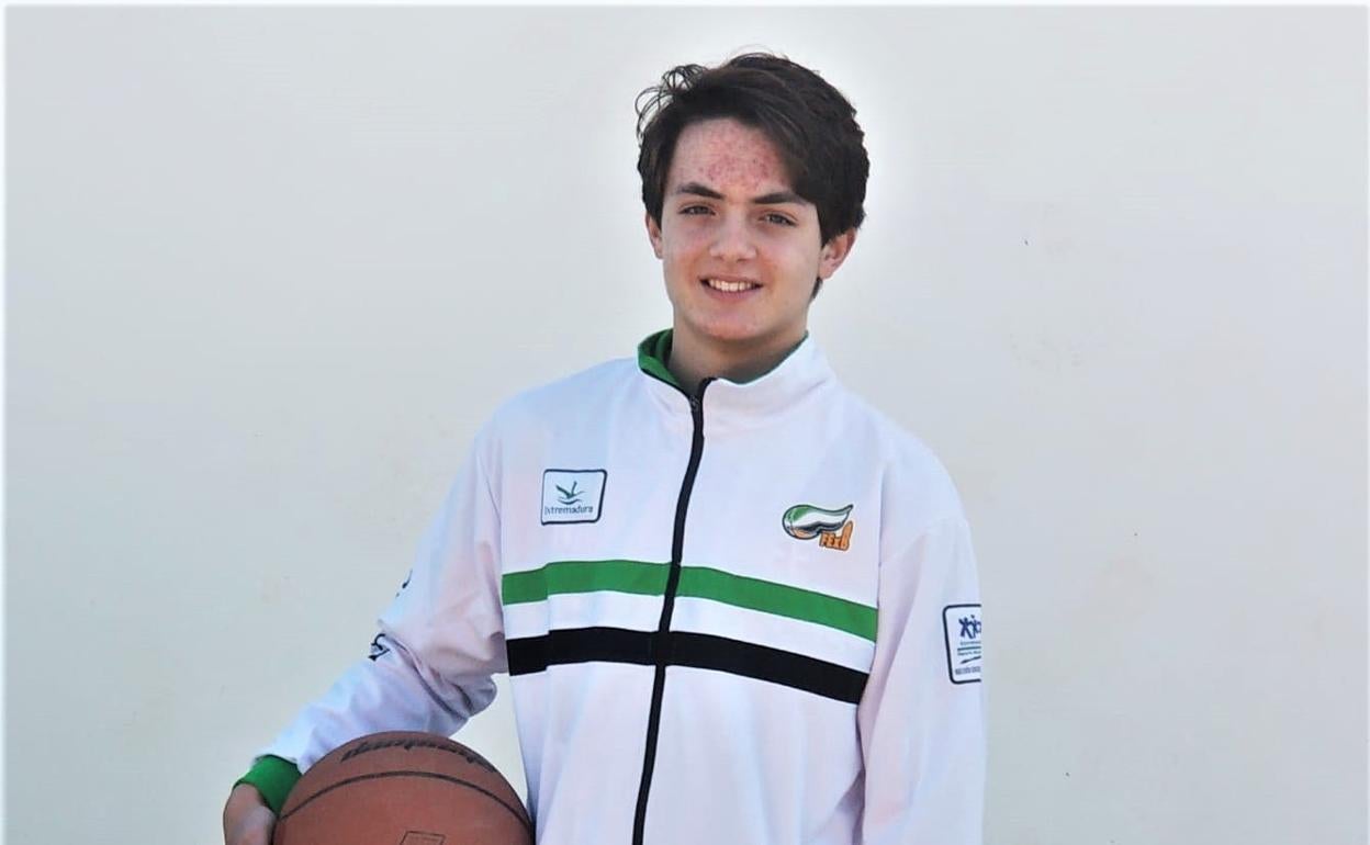 HUGO CAMACHO debutará mañana con la selección extremeña en partido oficial