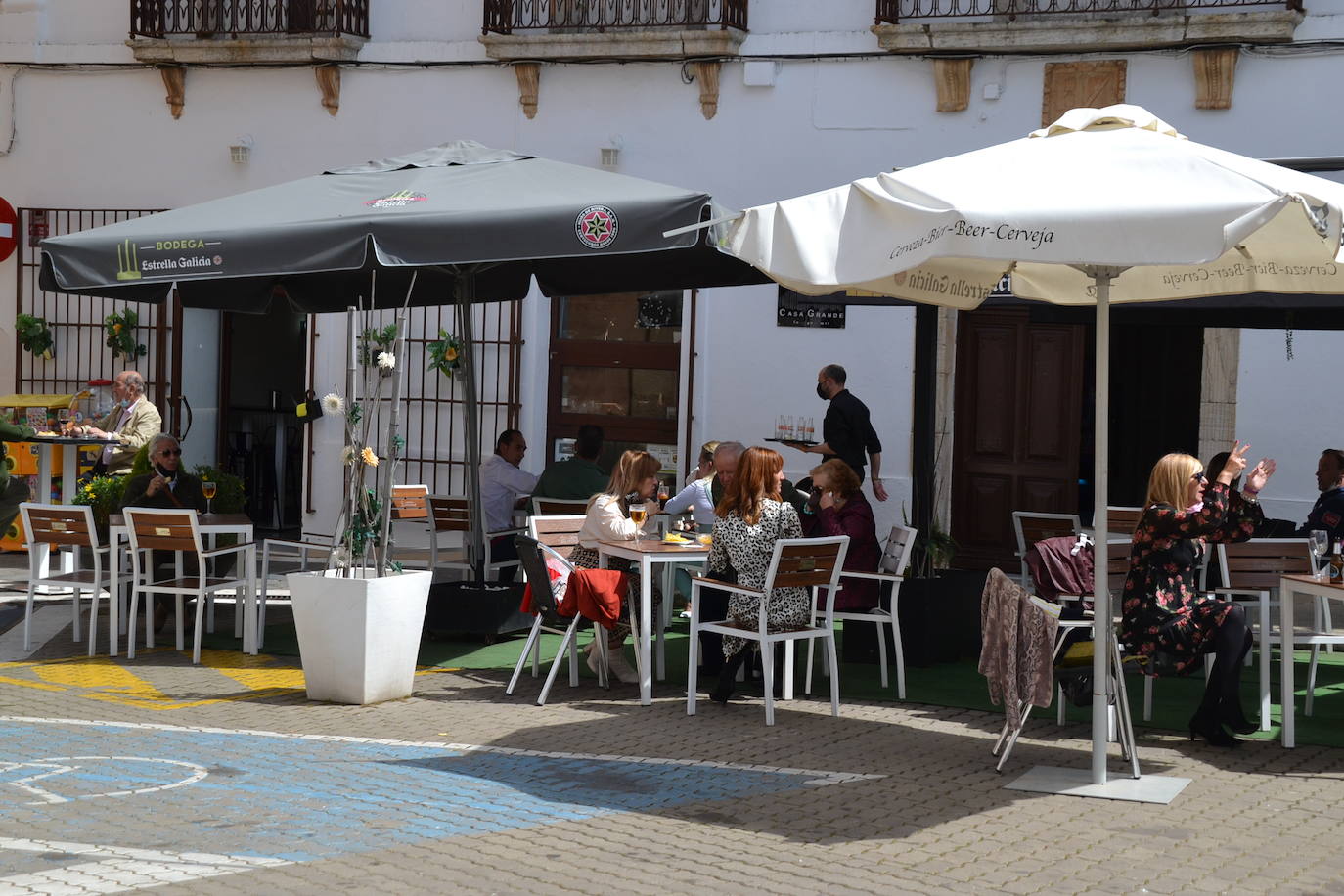 Terraza en la pnaza 