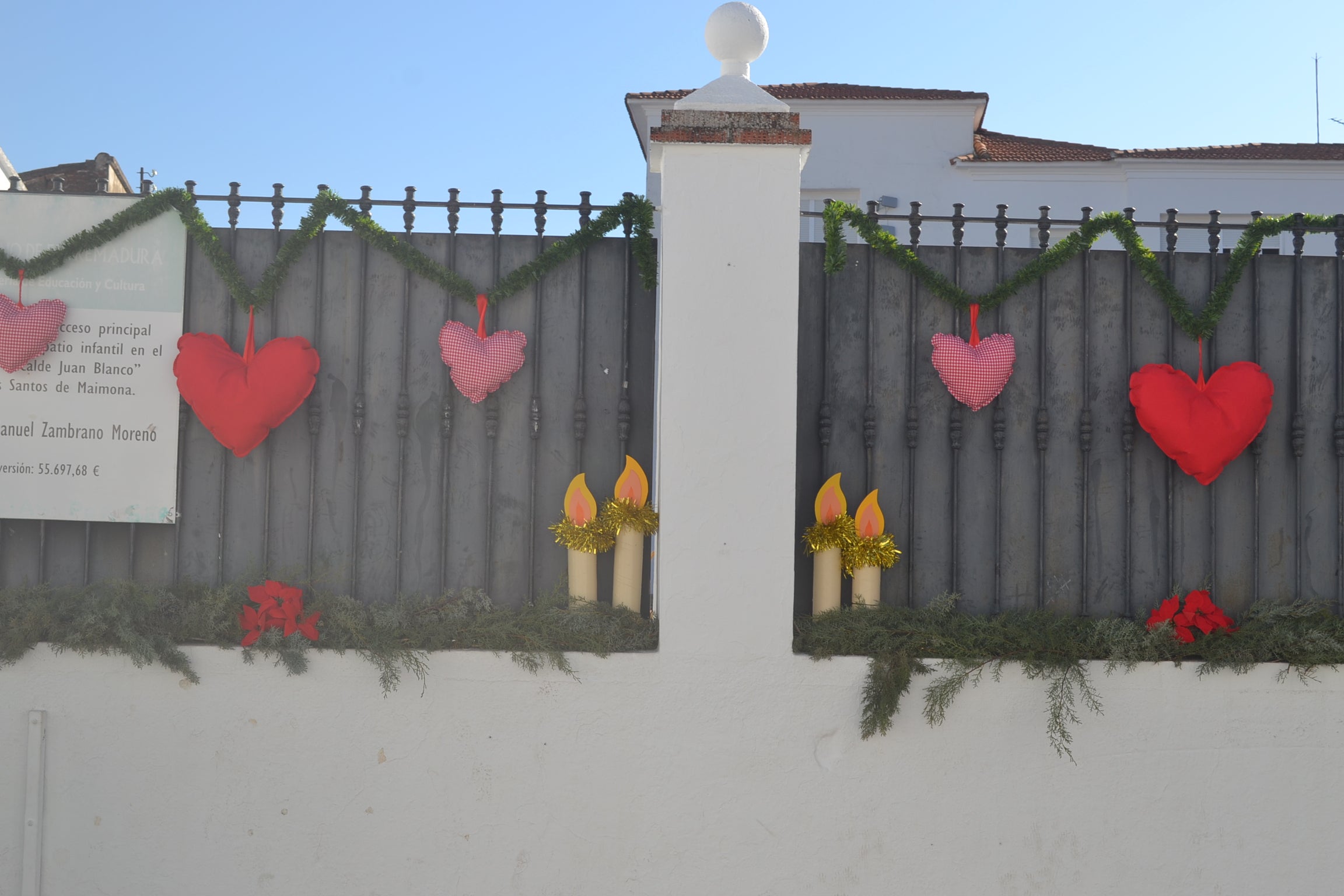 La verja tambiérn adornada 