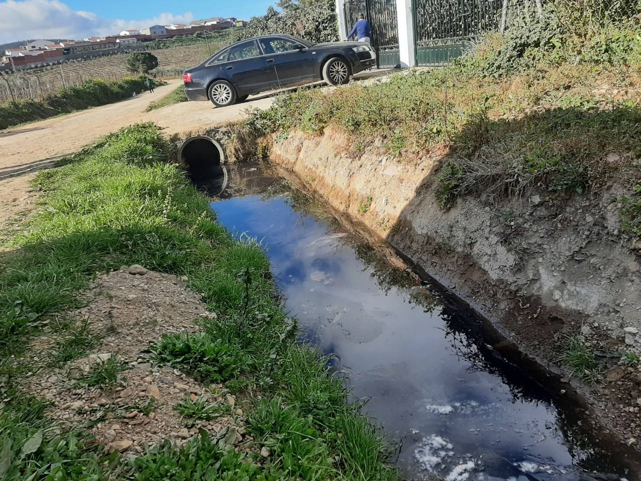La balsa de aguas sucias 