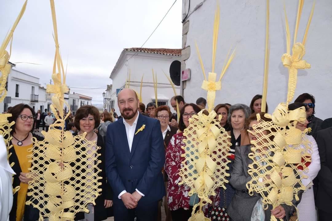 Rafael Escudero con algunas de sus alúmnas de talleres anteriores 
