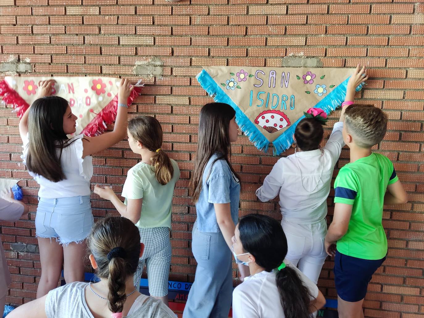 Alumnas celebrando San Isidro 