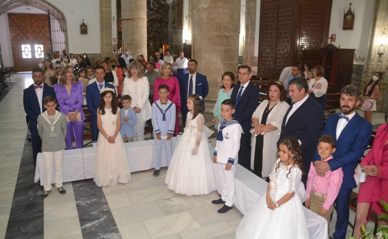 Un momento de la ceremonia de las Primeras Comuniones 