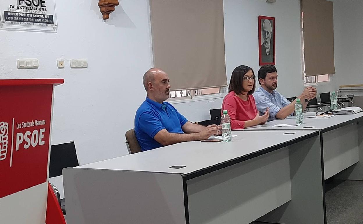 Mesa de la conferencia 
