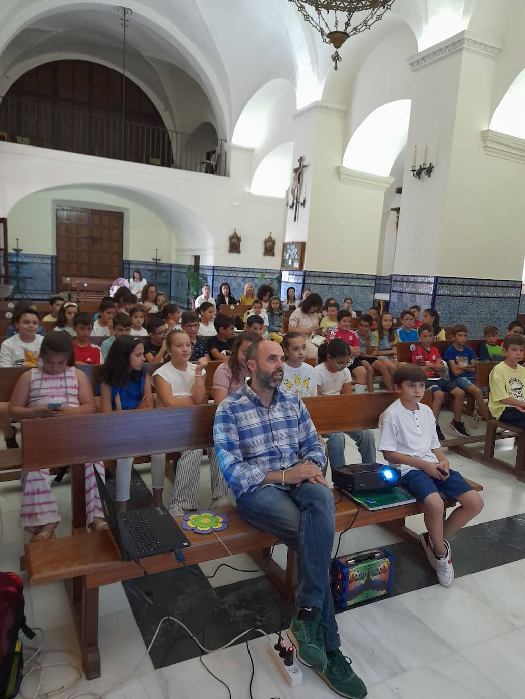 Niños en el santuario 