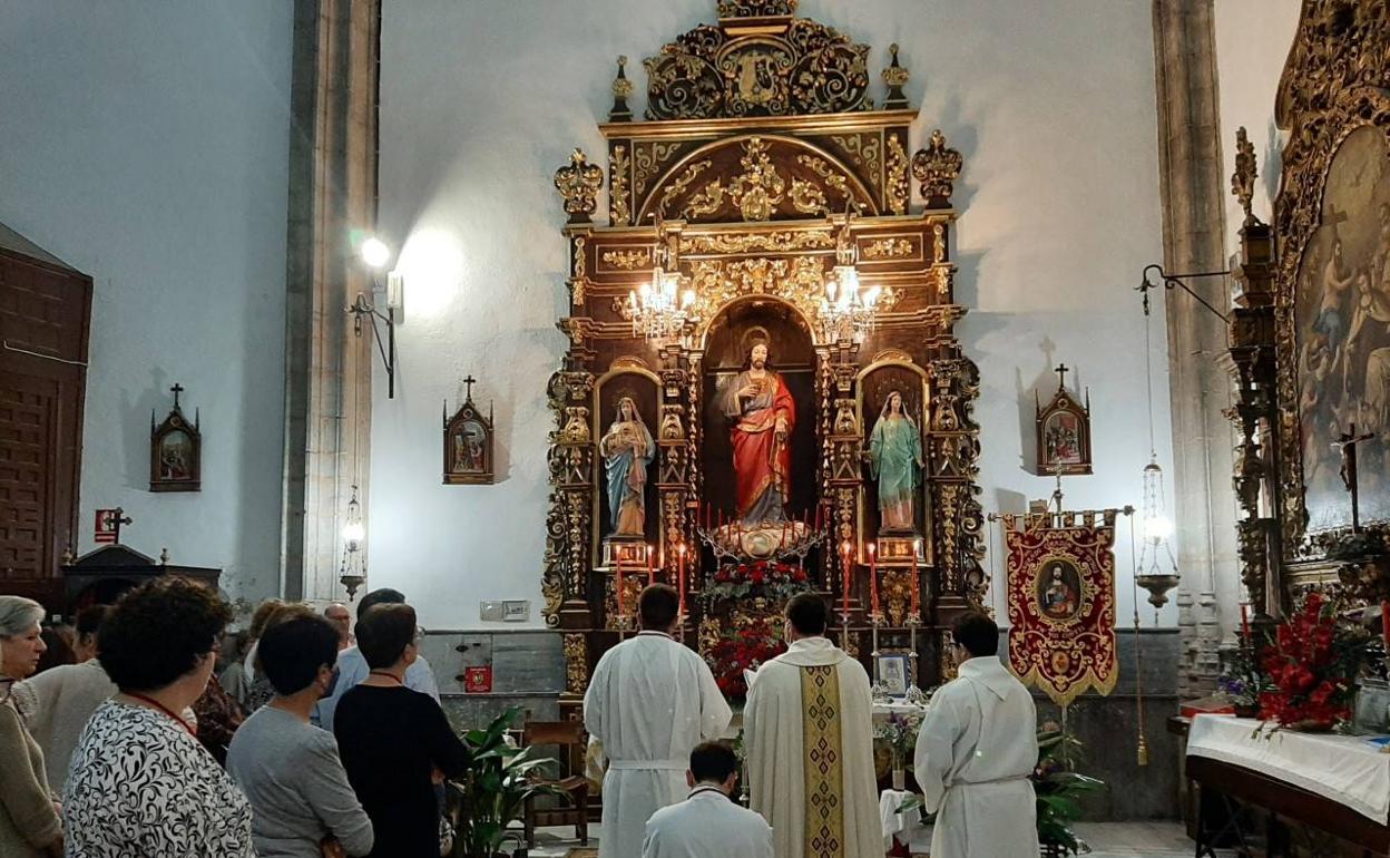 Ante el Sagrado Corazón 