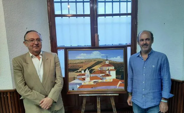 Luis Rico y el concejal Antonio Marín con la obra donada al Museo Municipal 