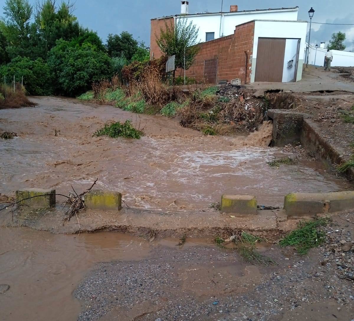 La Ribera del Robledillo saltó el camino 